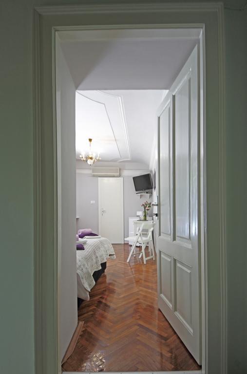 House Fascination Apartment *